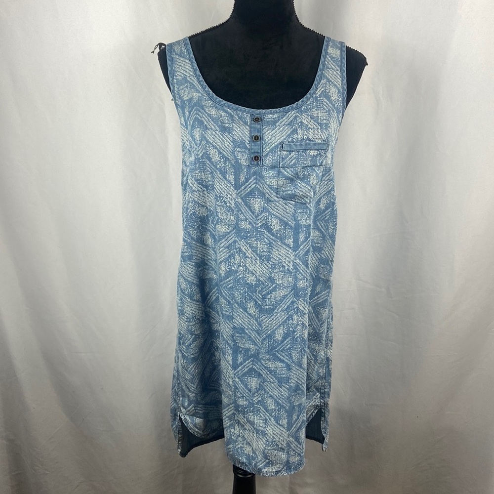 Francesca’s Lyocell Racerback Blue and White Printed Dress